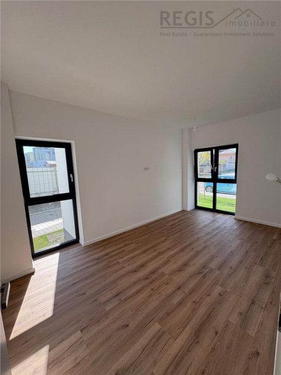 Apartament de cu 3 camere Tractorul