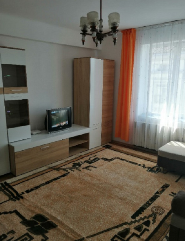 Inchiriez garsoniera Ultracentral langa Primaria Craiova