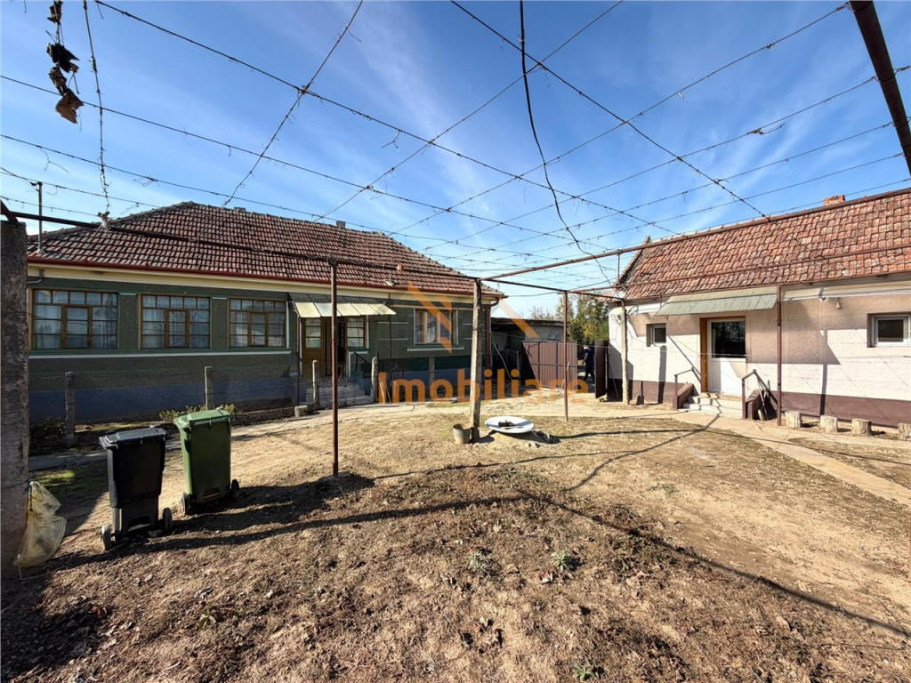 CASA CU TEREN 1080 MP | ACCES AUTO | LOCALITATEA INEU | BIHO