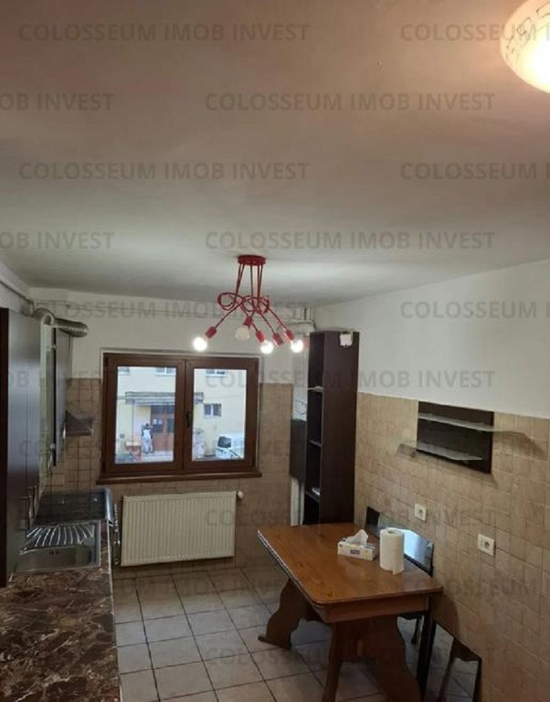 Apartament 4 camere, etaj 1/8, decomandat, zona Triaj!
