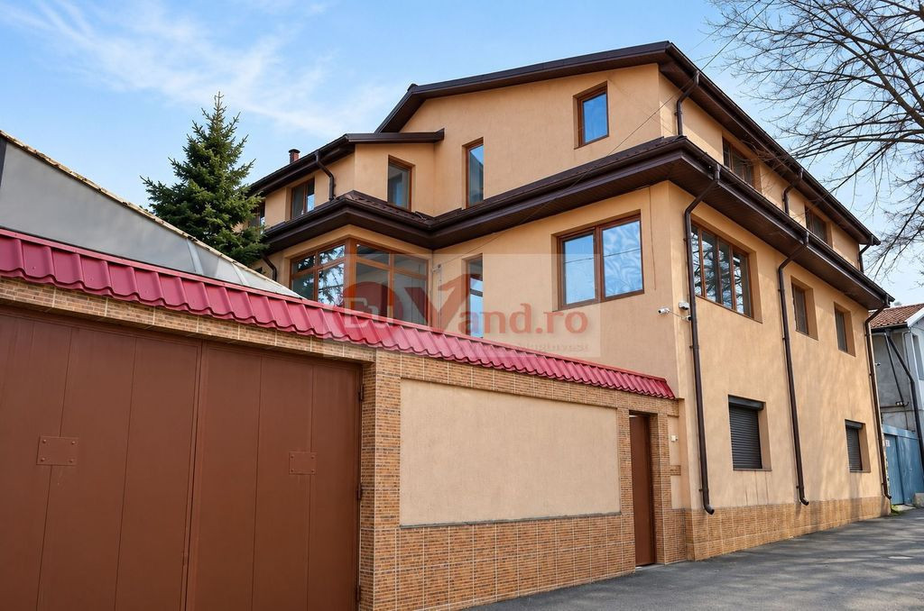 De vânzare casă premium tip duplex, vedere spre Lacul Brates