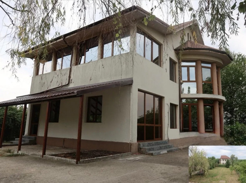 Casa de vanzare 6 camere in Valea Calugareasca, Judetul PRAH