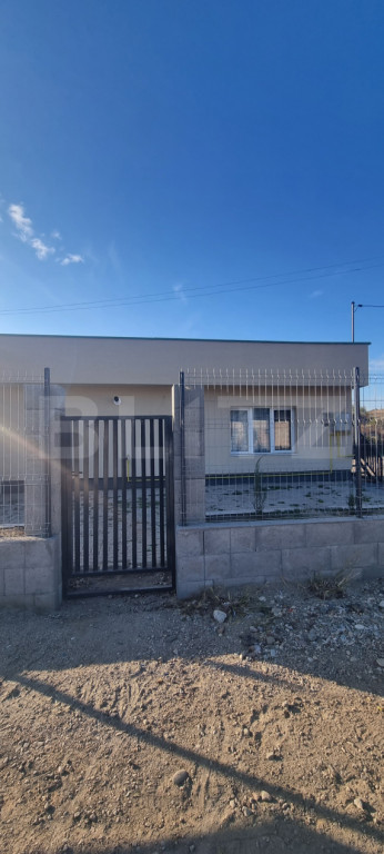 Casa 2 camere cu terasa pe acoperiș