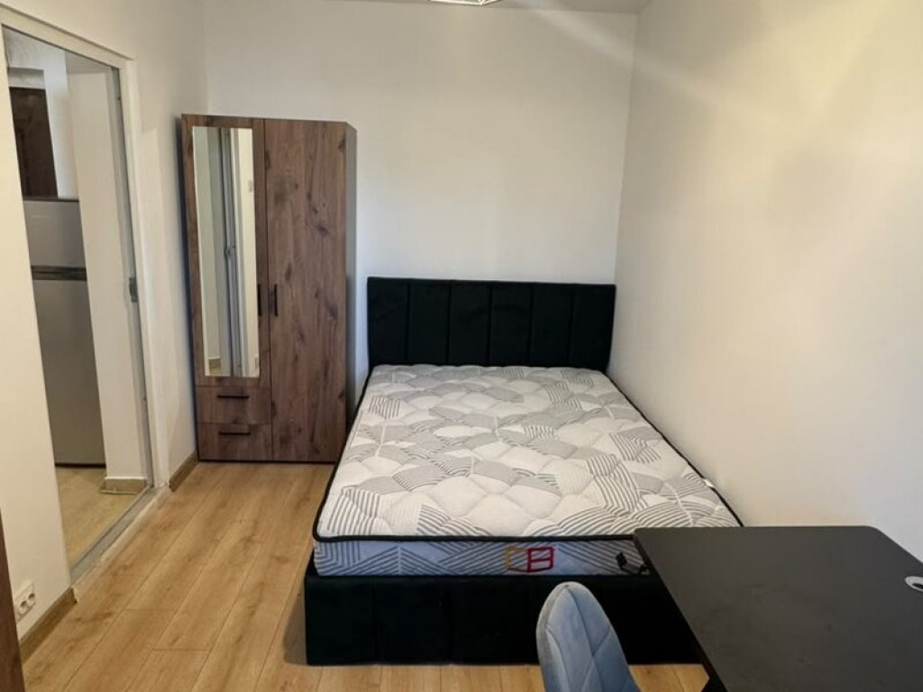 Muncii etaj 1 semidecomandat