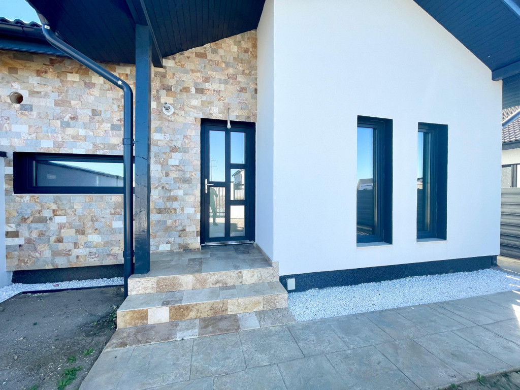 Duplex 4 camere, 94mp utili, 275mp teren - Mosnita Noua