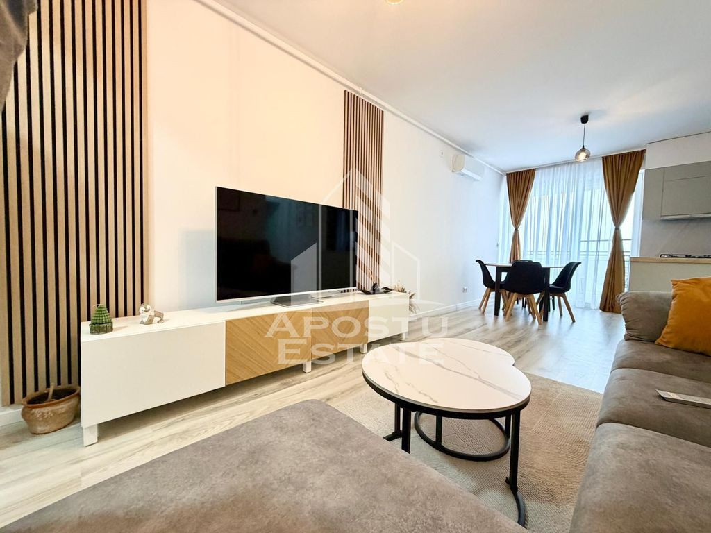 Apartament cu 3 camere - Zona Lipovei