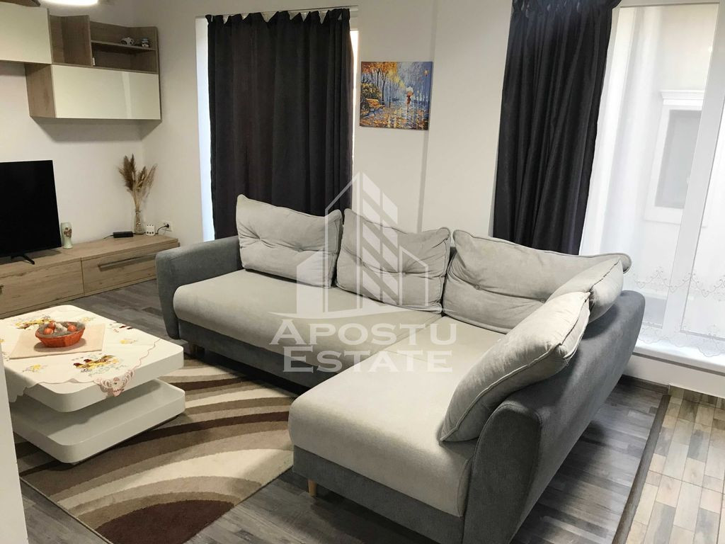 Apartament cu 3 camere de inchiriat, curte proprie, zona Soarelui