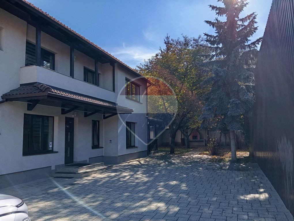 Spatiu Comercial Amenajabil, 80 mp, zona centrala, predat Re