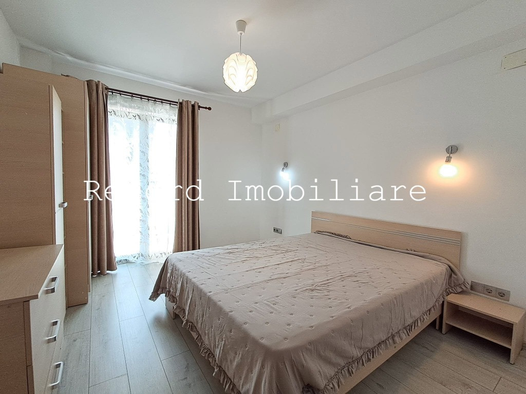 Apartament 3 camere,2 bai,et.1,balcon,garaj, lift! zona Marasti