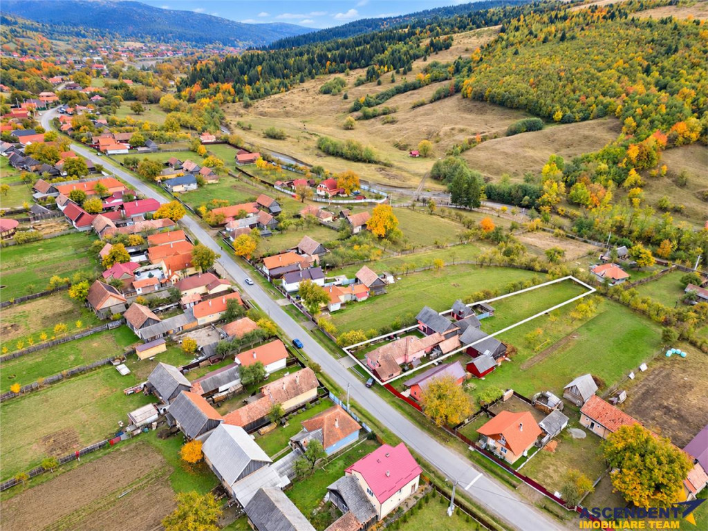 Casa cu anexe si 1.169 mp teren intravilan, in Zagon, judetu