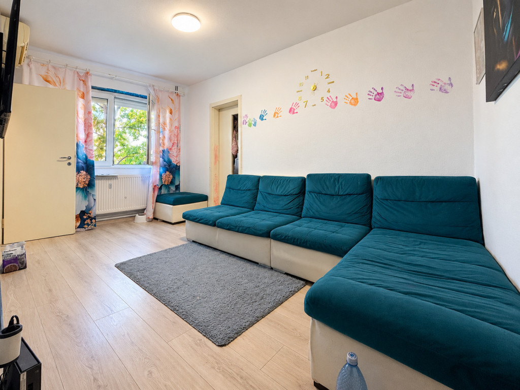 Apartament 3 camere, 48mp utili, etaj 3 - Piata Doina