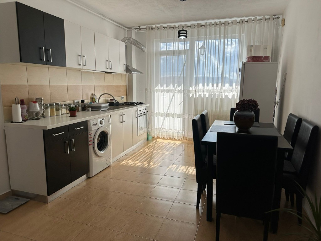 Apartament 2 camere eta 3 Subcetate