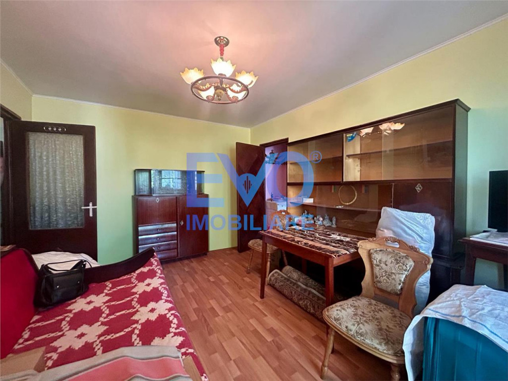 APARTAMENT 3 CAMERE DE VANZARE, ZIMBRU