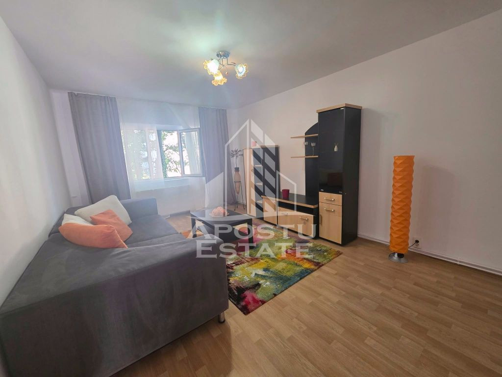 Apartament 2camere de inchiriat zona LIPOVEI