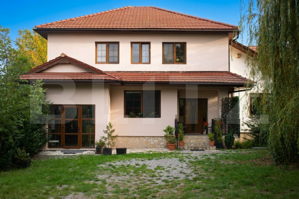 Casa individuala, 450 mp, teren 2.000 mp, zona Andrei Muresa