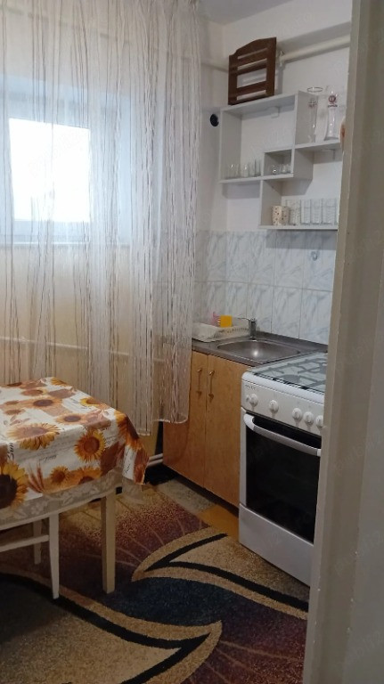 Apartament Cu 3 Camere Decomandate Zona George Enescu