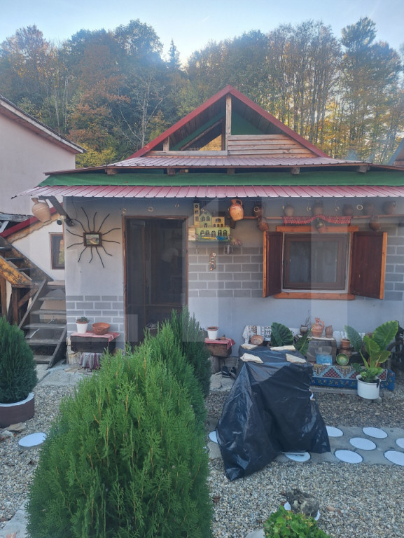 Casa de vanzare, 97 mp, zona Nadrag