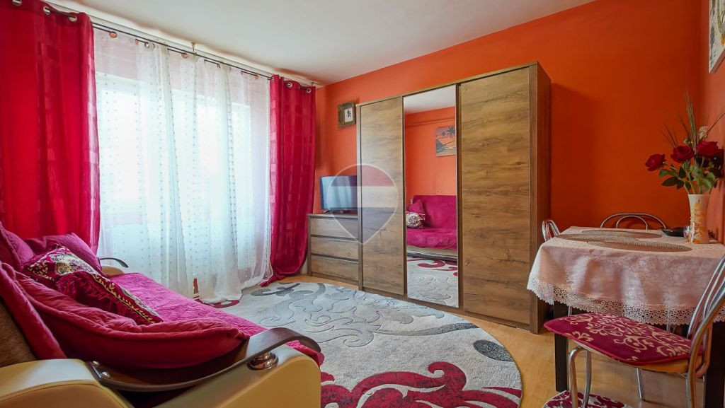 Apartament cu 1 camere de vânzare în zona Rulmentul