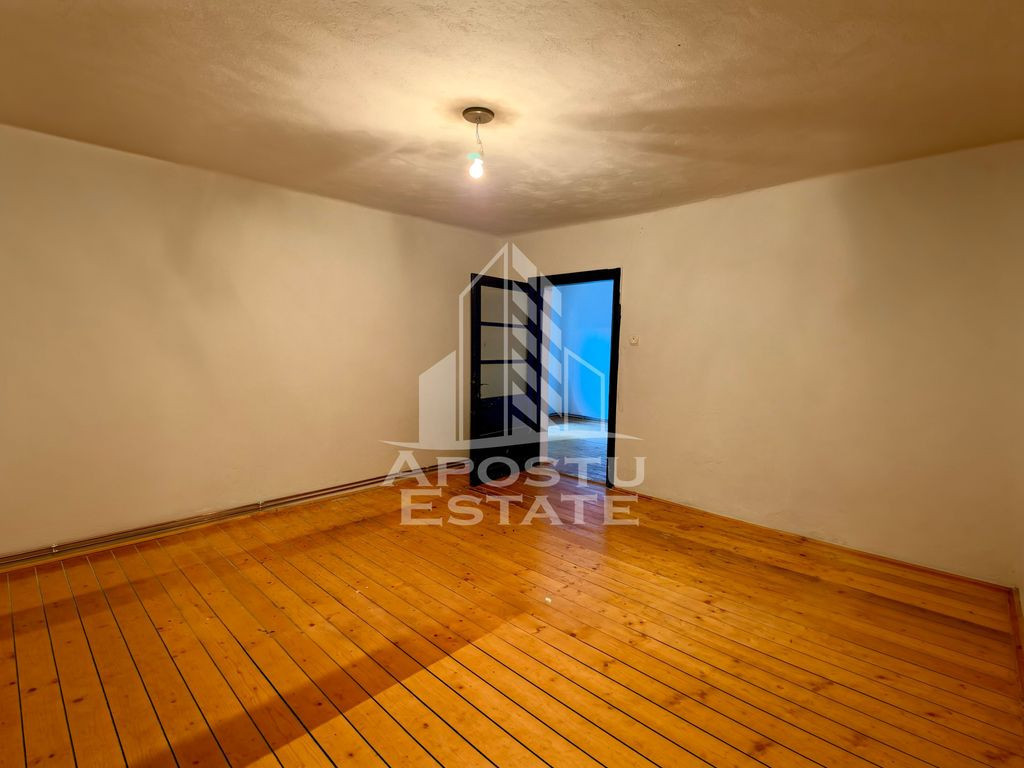 Casa individuala de vanzare pe parter Girocului