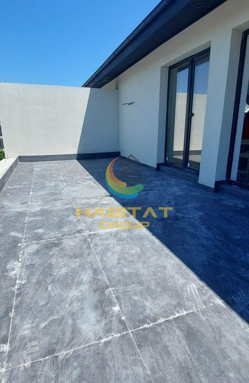 Vila individuala 5 camere+ curte si terasa- disponibila imediat