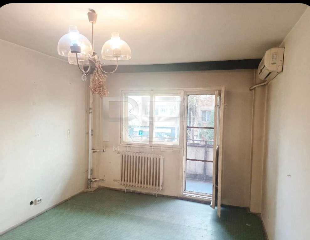 3 camere decomandat 2 bai 2 balcoane- Et.1/4 - Ideal renovar