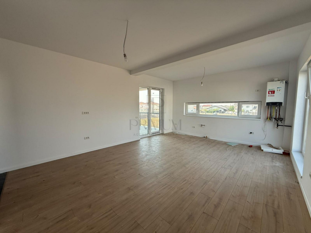 Apartament spa#539;ios cu 3 camere #537;i teras#259; generoa