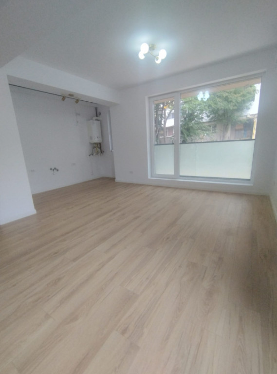 Apartament 3 camere, 59.50 mp, zona Malu Rosu