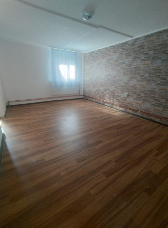Casă 3 camere, 90 mp, zona Predeal-Sărari