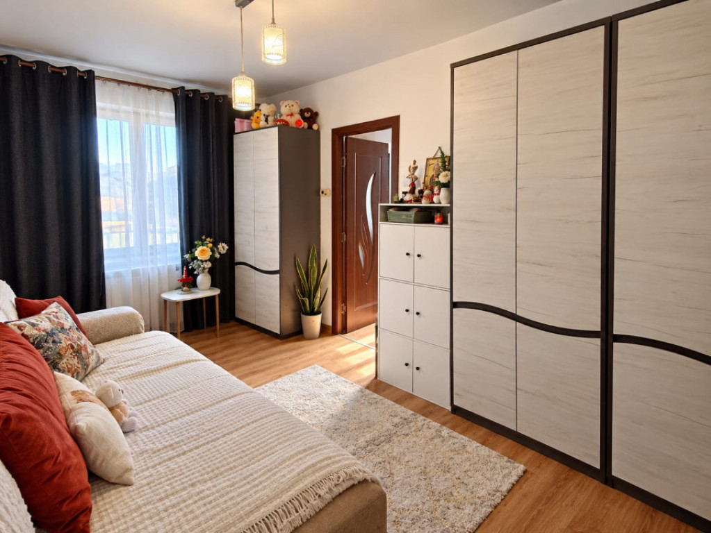 Apartament 2 camere, 32 mp, zona Săsar