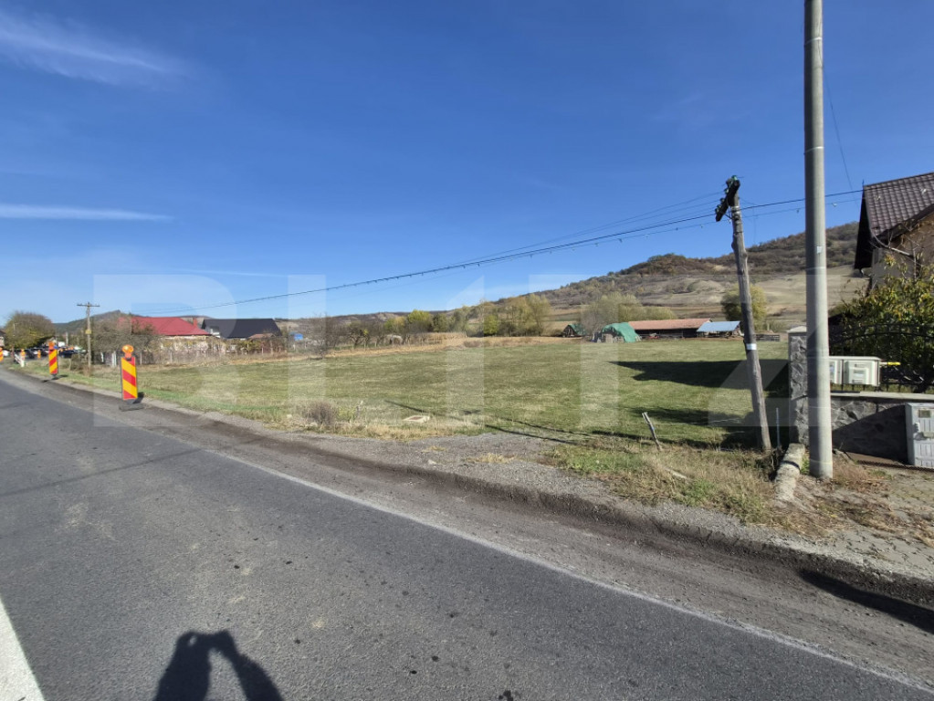 Teren de vanzare, 2400 mp, zona Voiniceni