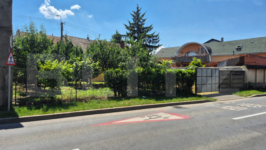 Teren intravilan de vânzare, 191 mp, front 13,01 metri, str