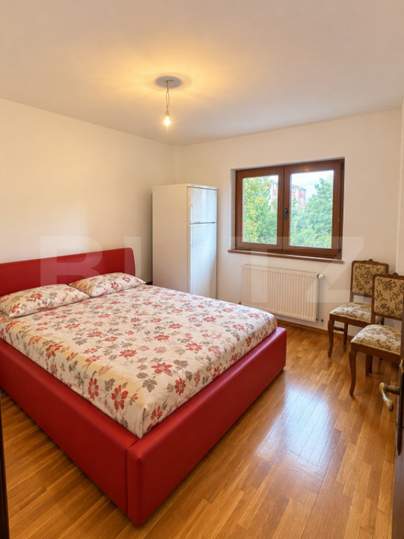 Apartament 4 camere, etaj 1 de vanzare
