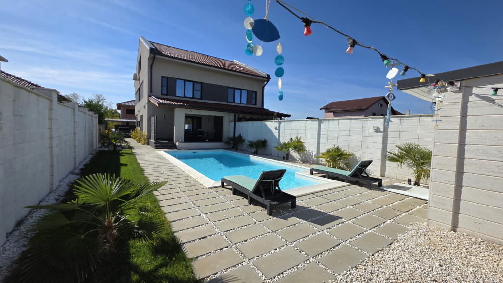 Duplex premium cu 4 camere, piscina si mansarda amenajata |