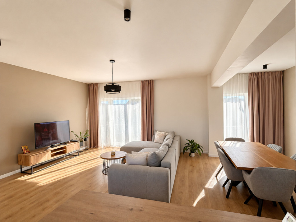 Apartament 3 camere, 2 băi, 2 balcoane, parcare | 96 mp | M