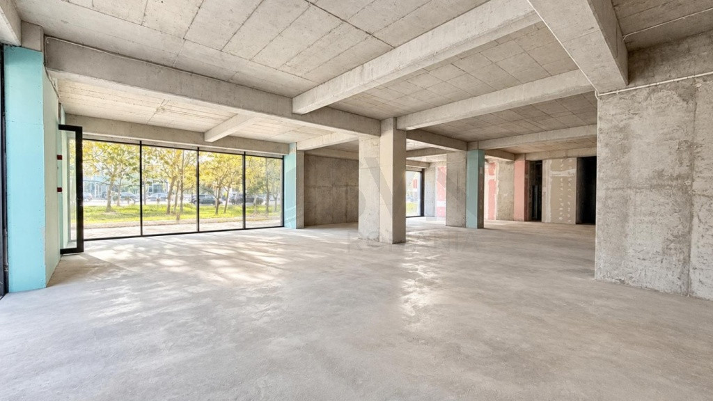 Spatiu comercial I Vad I Vitrina I Spatiu 360 MP 80 MP Gradina