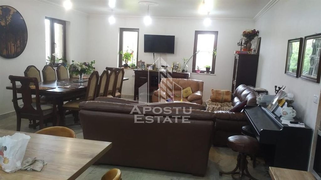 Duplex pe parter 3 dormitoare 2bai | 105 mp utili | Ghiroda