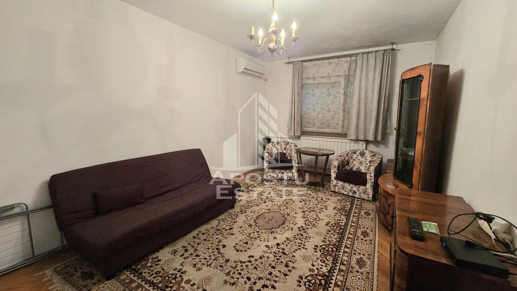 Apartament cu 2 camere, etaj intermediar, decomandat, zona Lipovei