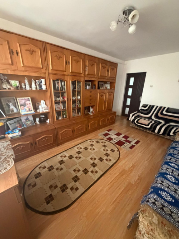 Apartament 2 camere, 41 mp, zona Craiovița Nouă