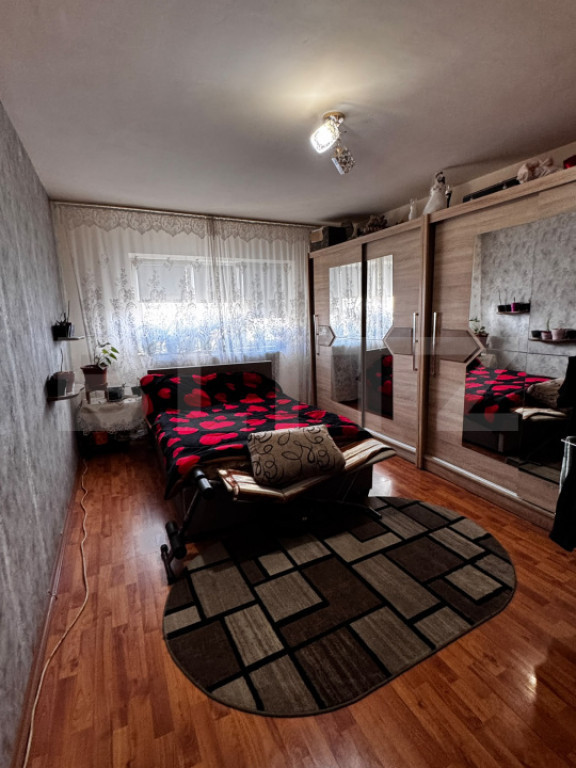 Apartament 2 camere, decomandat, zona Blocuri