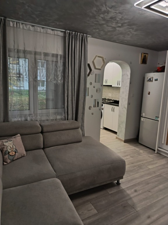 Garsoniera renovata in bloc de apartamente Uvertura Mall