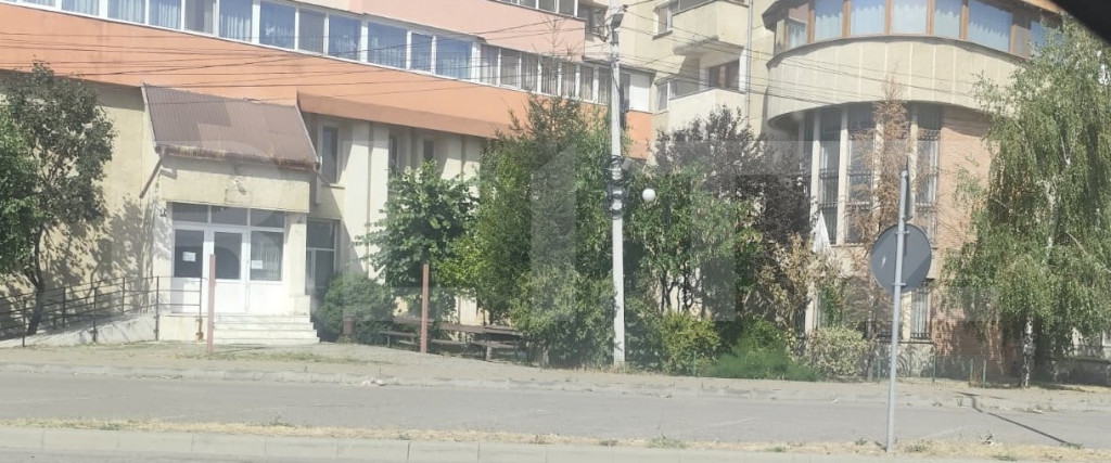 Spațiu potențial comercial și investițional, fost sediu