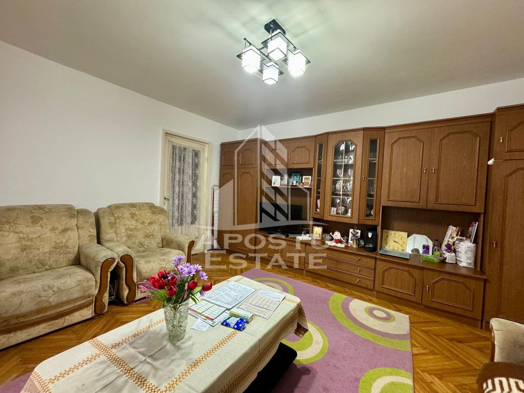 Apartament cu 2 camere, boxa la subsol, Zona Lipovei