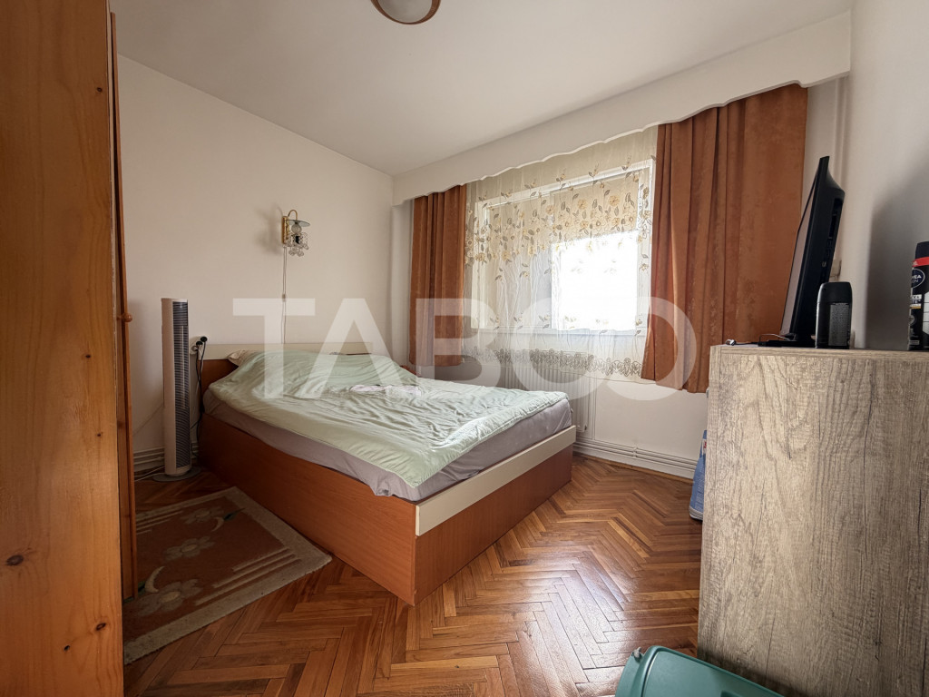 Apartament decomandat de inchiriat intr-o zona linistita din