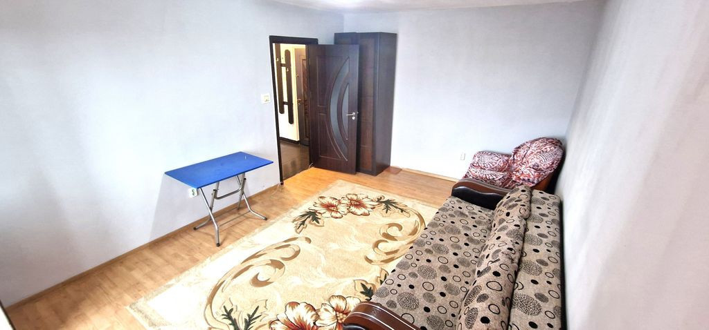 Apartament 2 camere decomandat, zona Casa de Cultura.