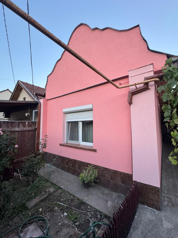 Casa individuala 6 camere | Zona Sagului
