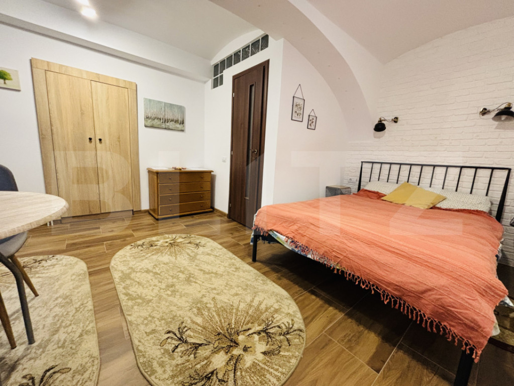 Studio cochet, ultracentral de închiriat