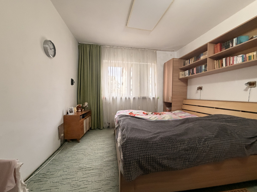 Apartament 3 camere, 72 mp utili, etaj 2, boxa înscrisă in