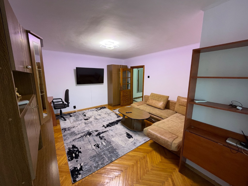 Apartament cu 2 camere, decomandat+ loc de parcare Bd.București