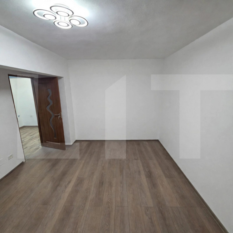 Apartament 2 camere decomandat, 54 mp, etaj 2, zona central?