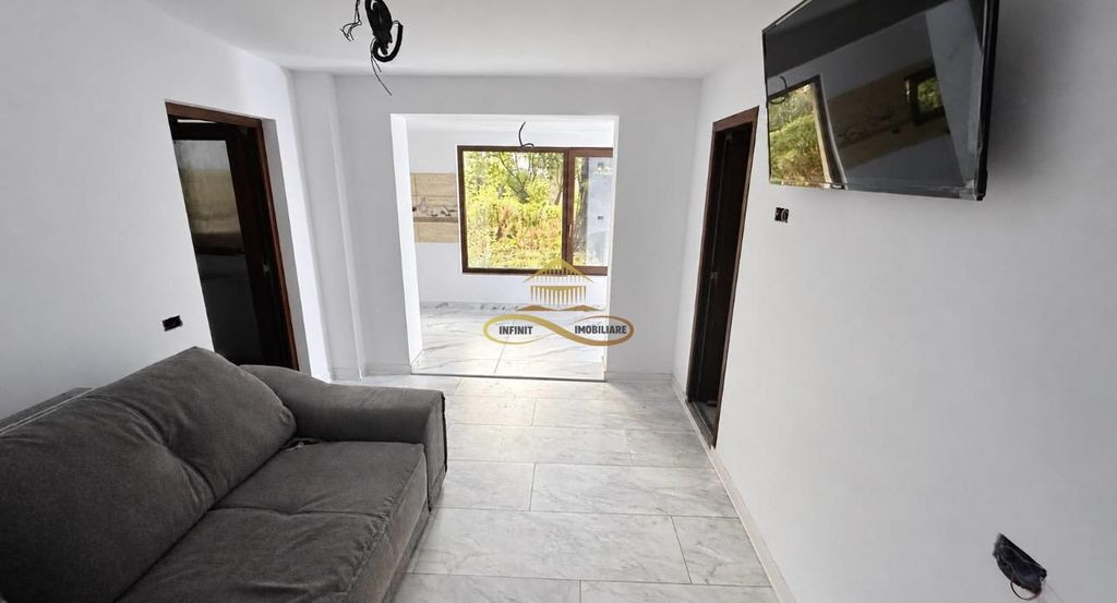 Apartament 3 camere de vanzare in Bacau parter